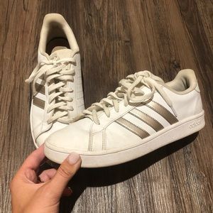 Adidas tennis shoes